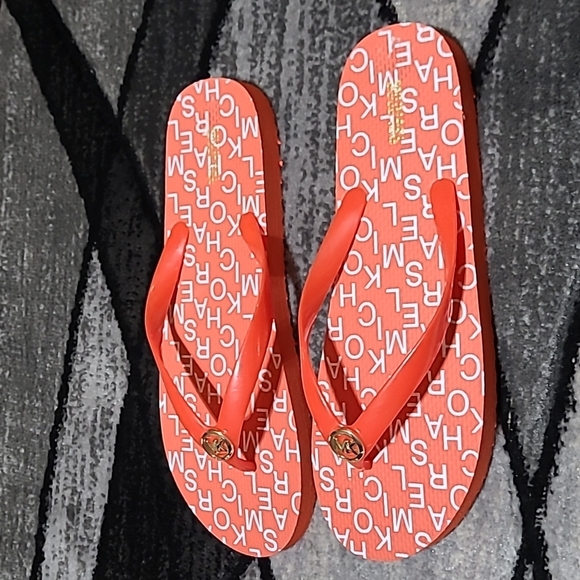 MICHAEL MICHAEL KORS METAL LOGO FLIP FLOPS SANDALS - Picture 5 of 9